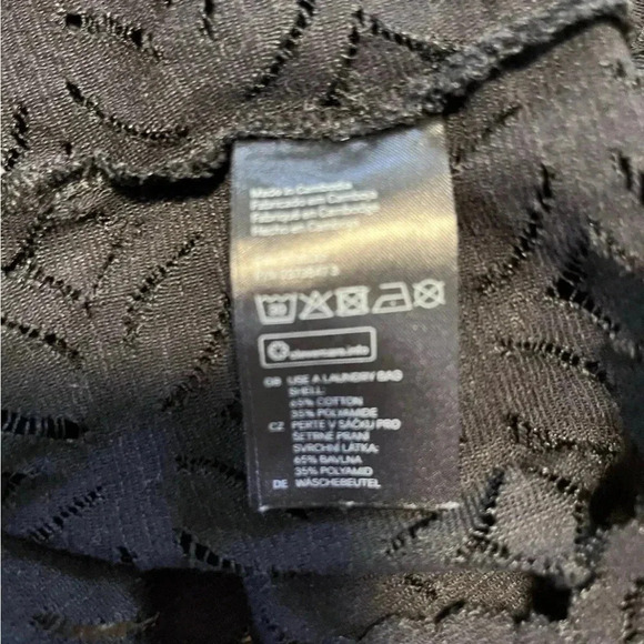 🖤 H&M Black Lace Eyelet Blouse Bell Sleeve Chic Elegant Top - Picture 7 of 7